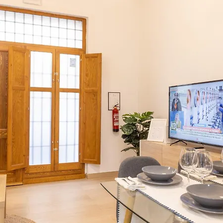 Loft Con Terraza Junto A Torres De Quart Lägenhet *