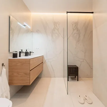 Explore Luxury Meets Comfort Apartment Valencia
