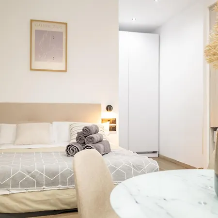 Flats - Exclusiva, Junto Al Roig Arena Apartman