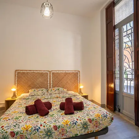 Luminoso Apartamento Familiar Y Patio Privado Apartman *