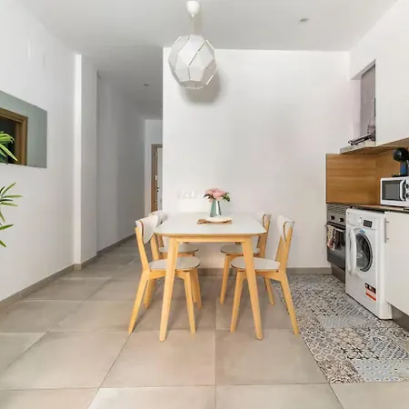 Vivienda Junto A Ruzafa / 6 Pax * Valenza