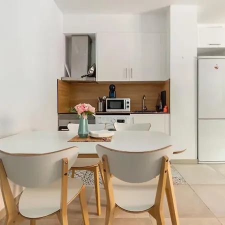 Vivienda Junto A Ruzafa / 6 Pax *