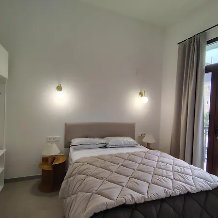 Mandarina - Unique In * Βαλένθια