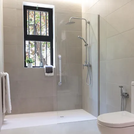 Vlc Host - Reino Apartment *