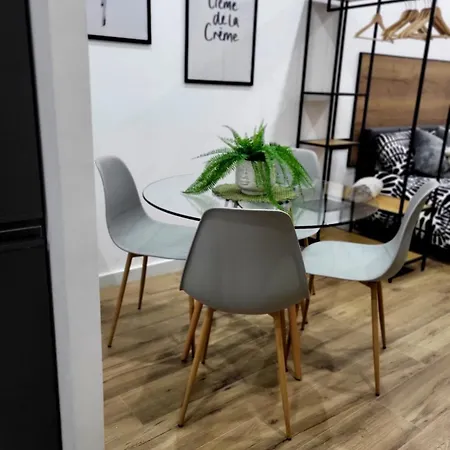 Charming Urban In Apartment