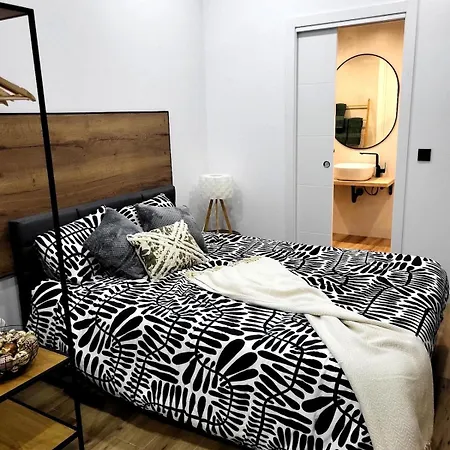 Charming Urban In Apartment *