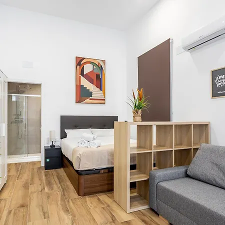 Urban Loft Benicalap Apartman *