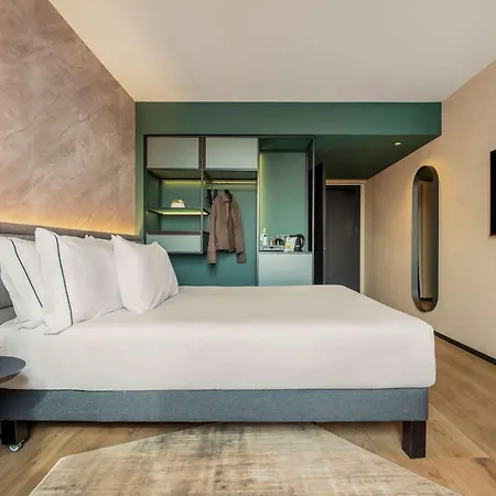 엑스포 호텔 4*