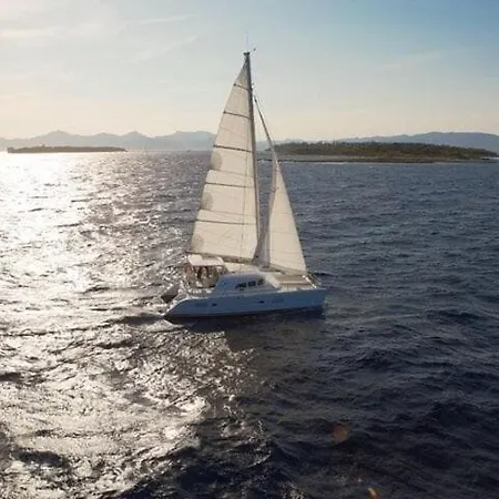 Barco Sobre El Mar Bateau-hôtel