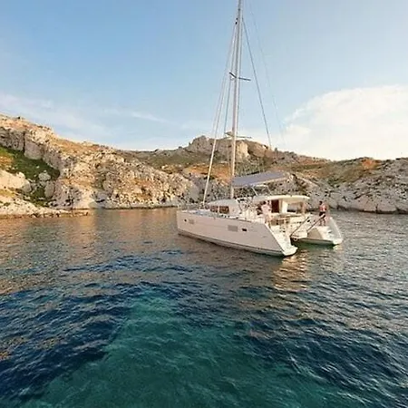 Tekne Barco Sobre El Mar Valensiya