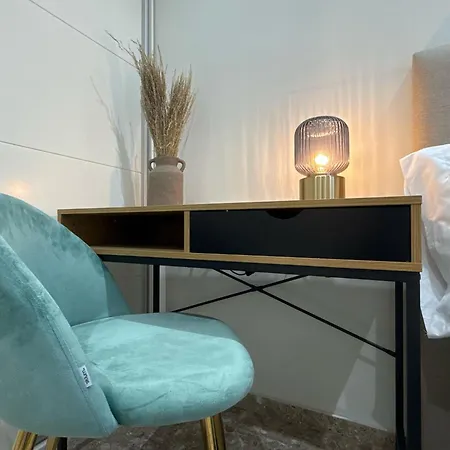 Valencia, Netflix, 4 Mins Walk To The * Valencia