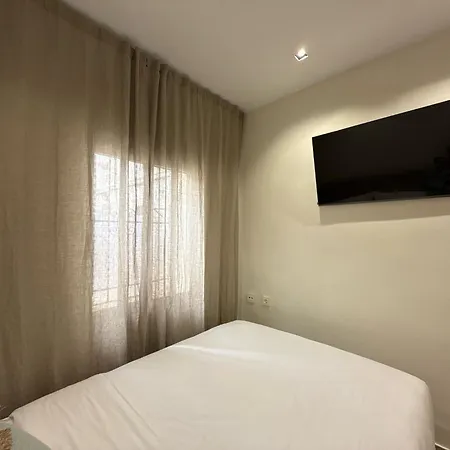 Homestay Valencia, Netflix, 4 Mins Walk To The *
