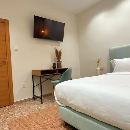 Valencia, Netflix, 4 Mins Walk To The Homestay *