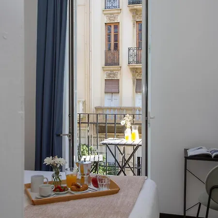 Apartment Singularstays Ca Iconic