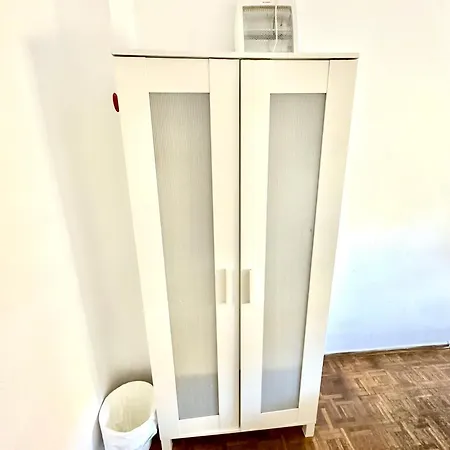 Δωμάτια σε οικογενειακή κατοικία Center *