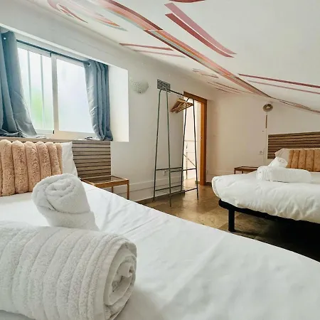 Apartment Abat 3 Cool & Wide Duplex Next To The Cathedral