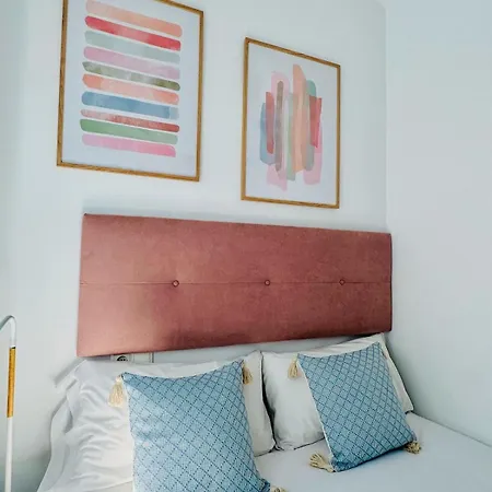 Abat 3 Cool & Wide Duplex Next To The Cathedral Apartment