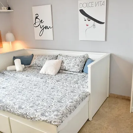 Luxury 6 People Gym Pool Great Location Valencia