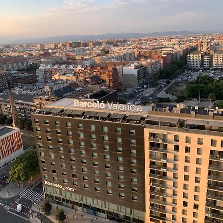 Apartment Luxury 6 People Gym Pool Great Location Valencia