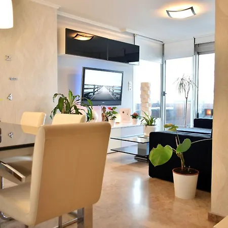 Luxury 6 People Gym Pool Great Location Valencia