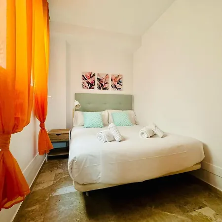 Abat 2 Cool & Wide Flat Next To The Cathedral Apartment