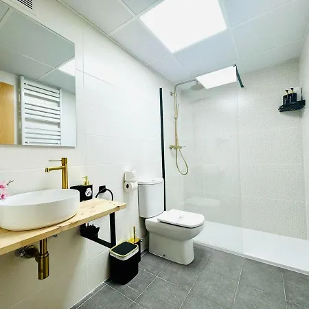 شقة Abat 2 Cool & Wide Flat Next To The Cathedral