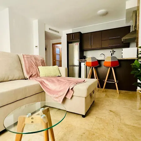 Abat 1 Cool & Wide Flat Next To The Cathedral *