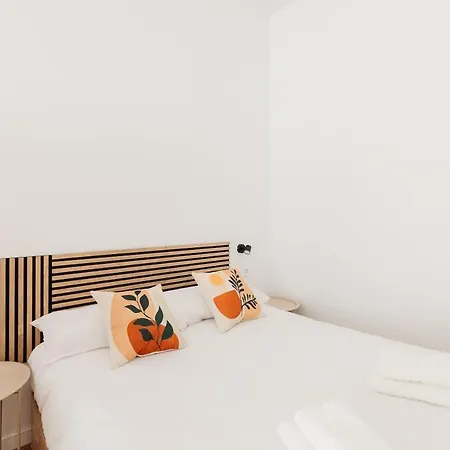 Stylish With Easy Access To Valencias Apartment *