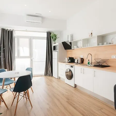 Stylish With Easy Access To Valencias Appartement *