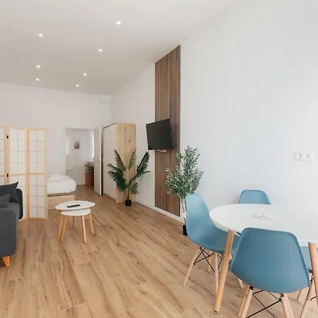 Apartment Stylish With Easy Access To Valencias *