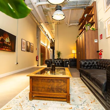 Apartment The 153 *