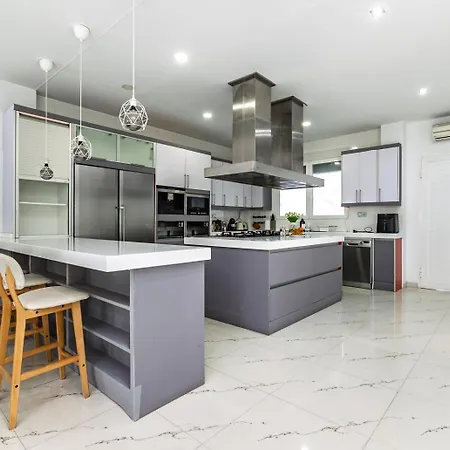 Casa Familiar 9 Pax, Smart Tv, Centro, Playa, Cafe, Ac Valencia