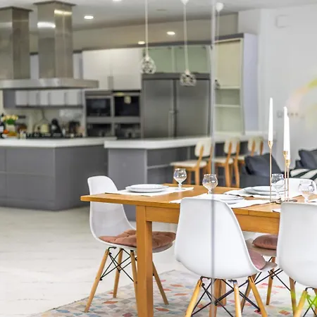 Casa Familiar 9 Pax, Smart Tv, Centro, Playa, Cafe, Ac 別荘 バレンシア