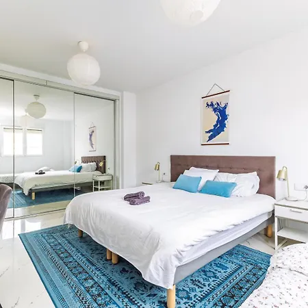 Casa Familiar 9 Pax, Smart Tv, Centro, Playa, Cafe, Ac Holiday home