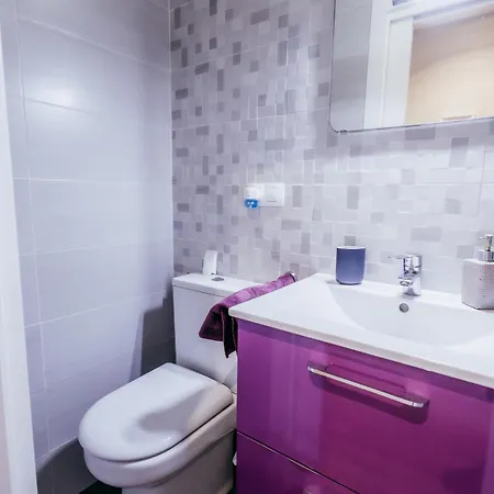 Queen Apt, 2min To Beach, Terrace, 3bd, 6pax Lejlighed *