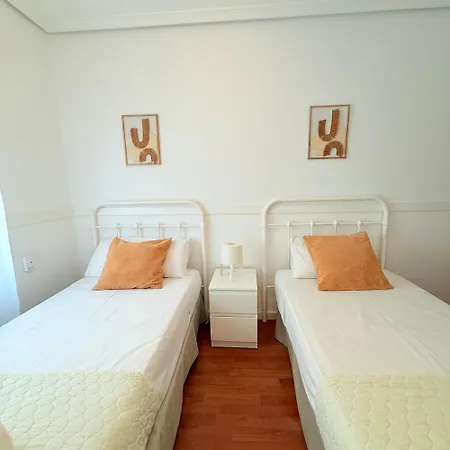 Travel Habitat Mestalla Валенсия