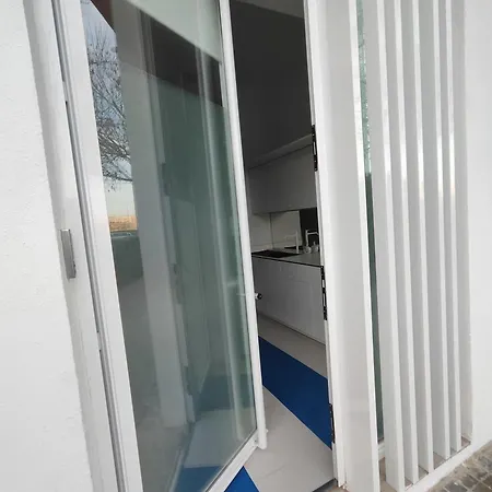 Carisan2 - Fully Equipped, 6 Min To Apartamento