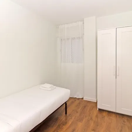 Guestready - Your Sunny Basecamp Lejlighed