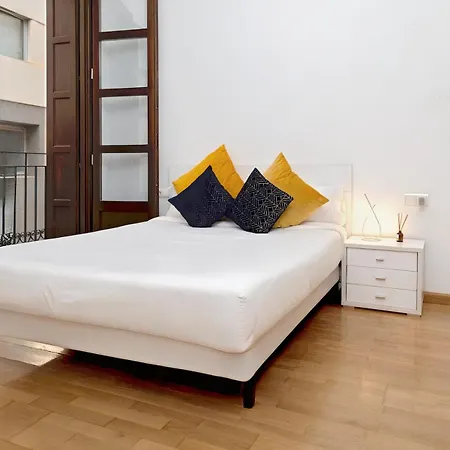 Modern And In The Market Apartment *