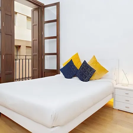 Apartment Modern And In The Market *