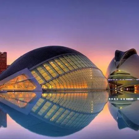 Appartement New 4 Pax Front Station Wifi Valencia