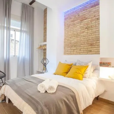 New 4 Pax Front Station Wifi Appartement