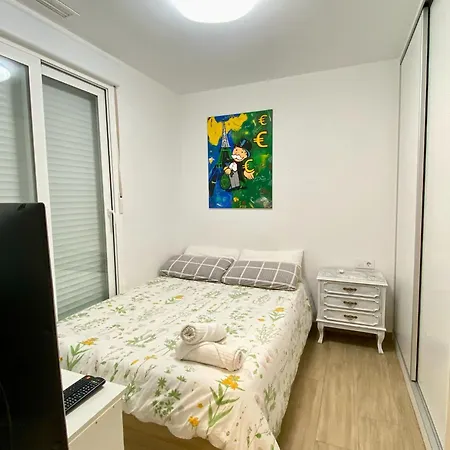 Frente Estacion De Tren Joaquin Sorolla Проживание в семье Валенсия