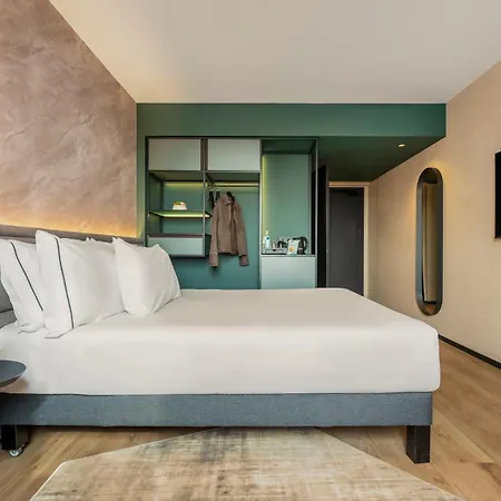 엑스포 호텔 4*
