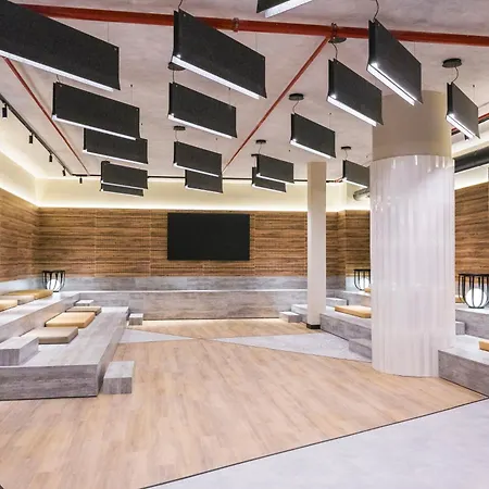 Hotel Novotel Lavant 4*
