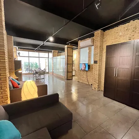 Appartement Iy Loft 4 - Open Plan Garage Style - Up To 4 People *