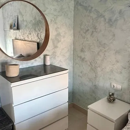 300 M From The ,parking , Breakfast Valencia