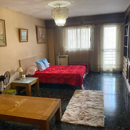 En Piso Compartido En * Valencia