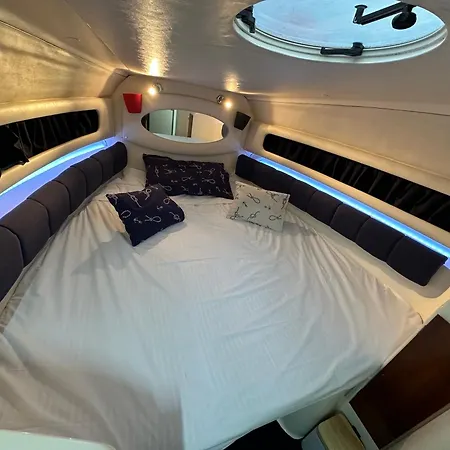 Barco Hotel en barco Valencia