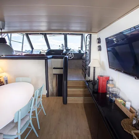 Noche Insolita En Yate De 16m A 2 Minutos De La Playa